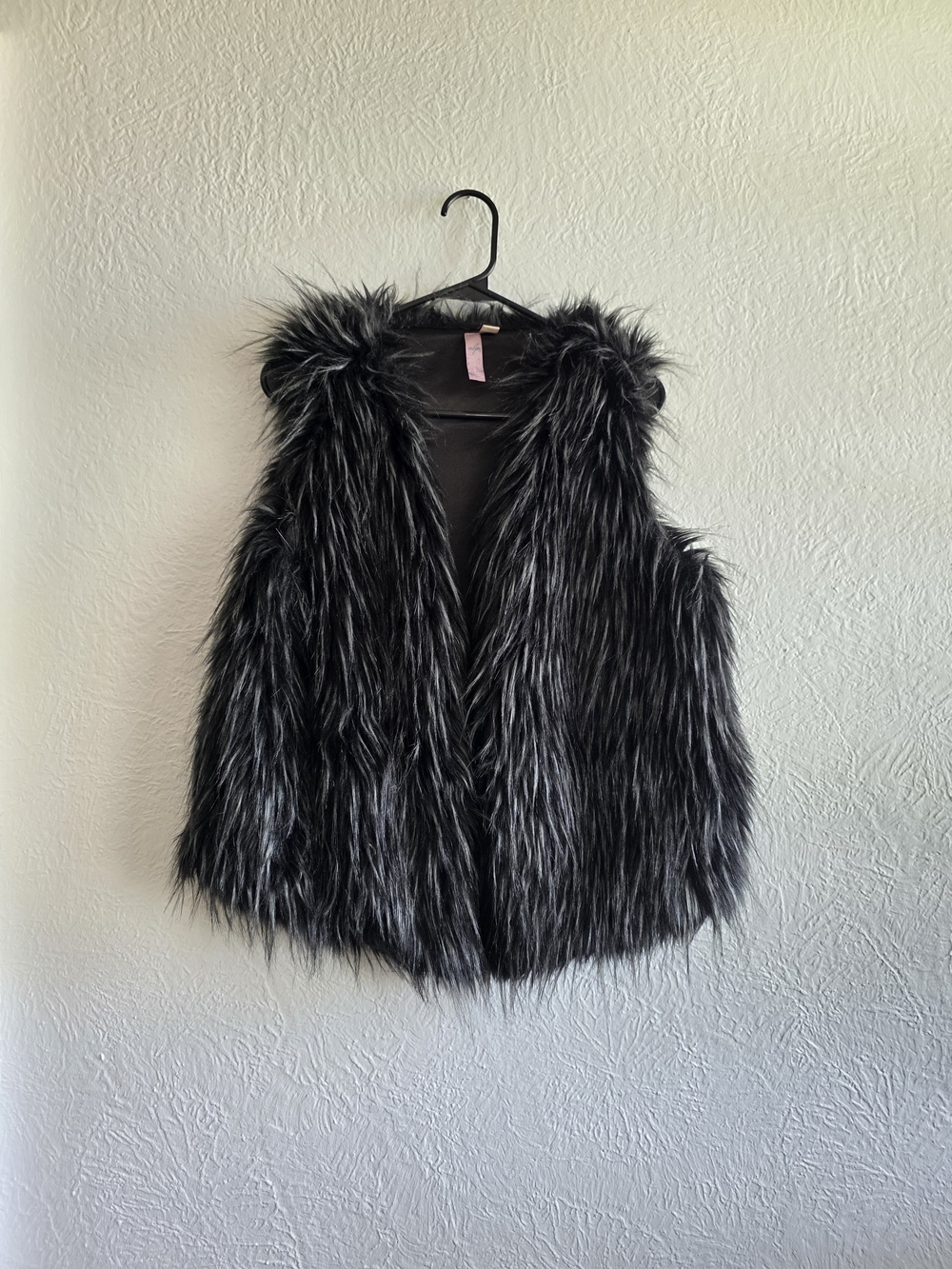 Gothic Glam Alya Black Faux Fur Sleeveless Vest Size M